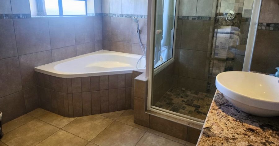 4 Bedroom Property for Sale in Mossel Bay Central Western Cape